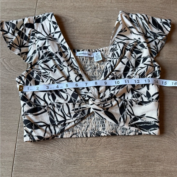 Boho Botanical Flutter Sleeve Linen/Cotton Blend Smocked Top Cream & Black M - Picture 6 of 6